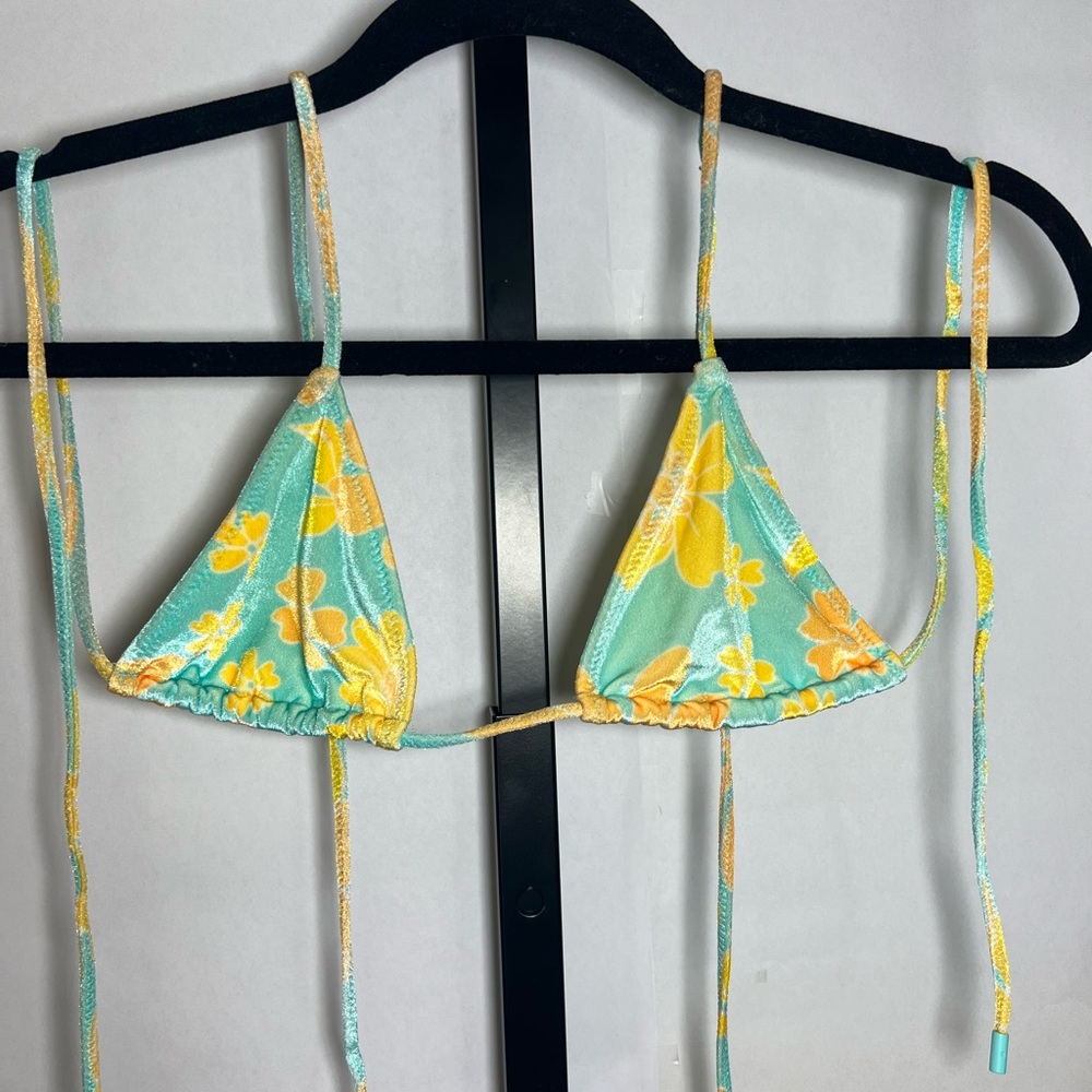 Triangl Bikini Top in “Airlie”